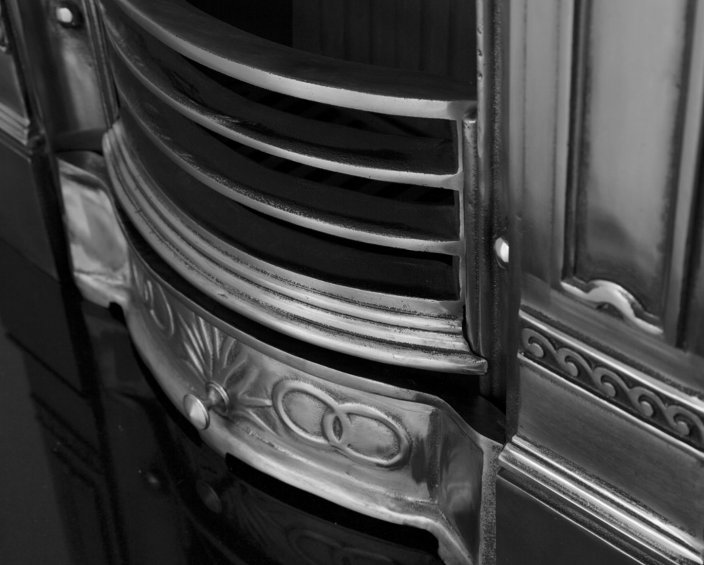Carron Victorian Small Combination Fireplace Detailing

