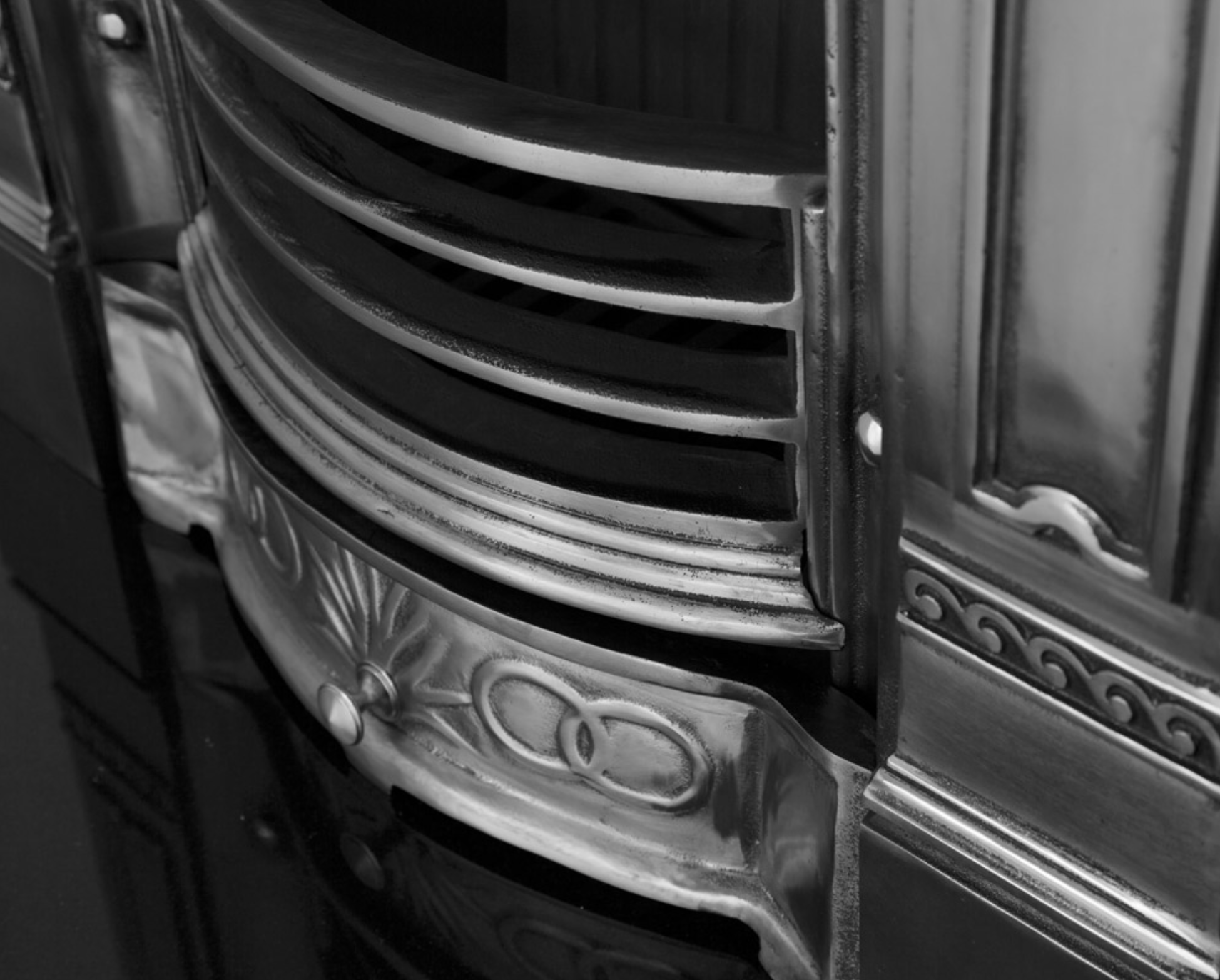 Carron Victorian Small Combination Fireplace Detailing
