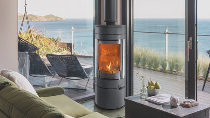 Hunter Halo Radial burning video with sea view and balcony